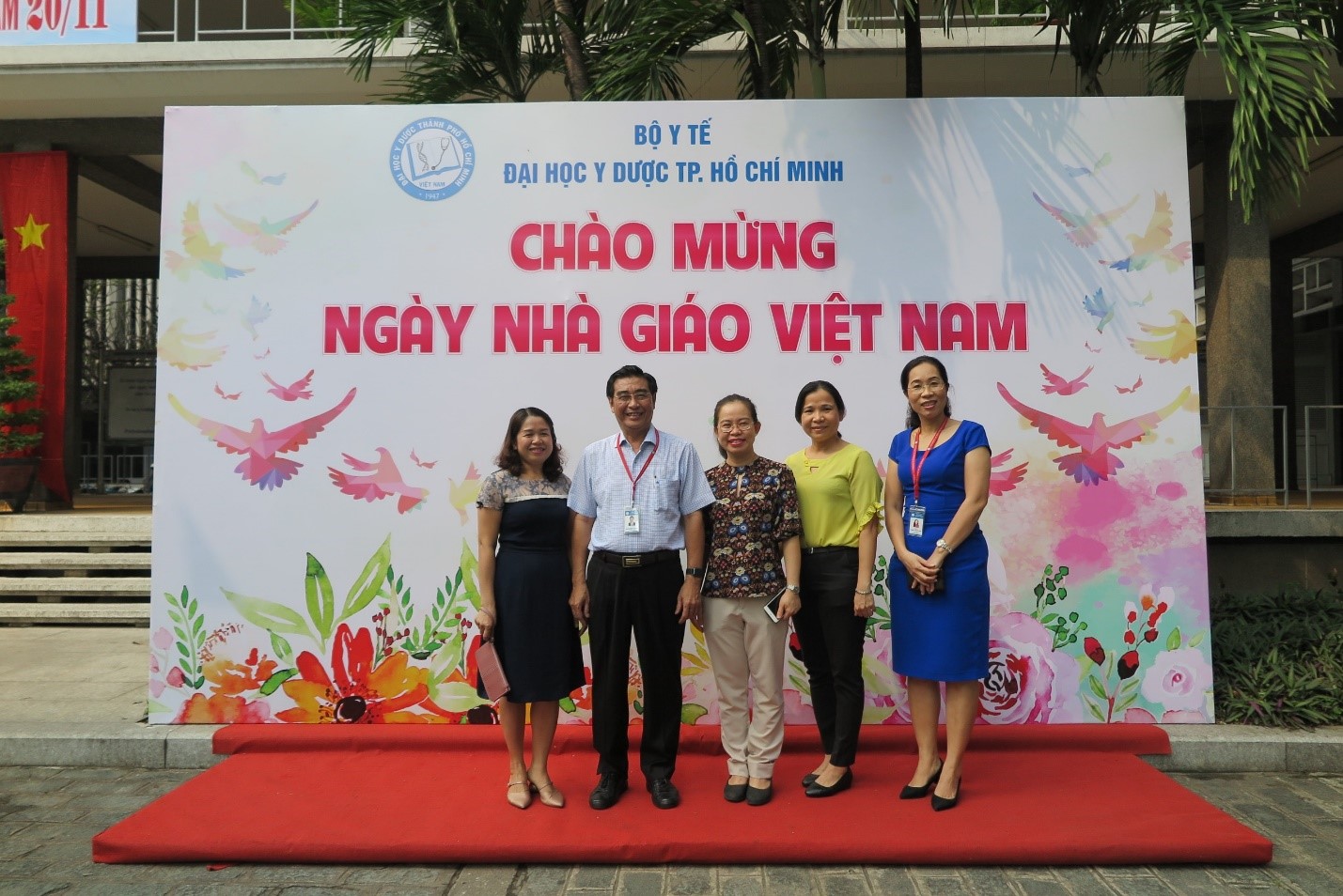 Ban giám đốc vx88m Hùng Vương đến thăm và chúc mừng trường